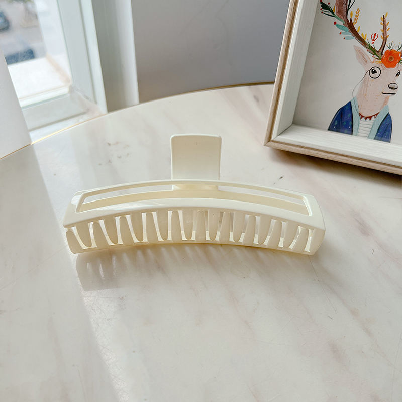 Zoe claw clip (2 colours)
