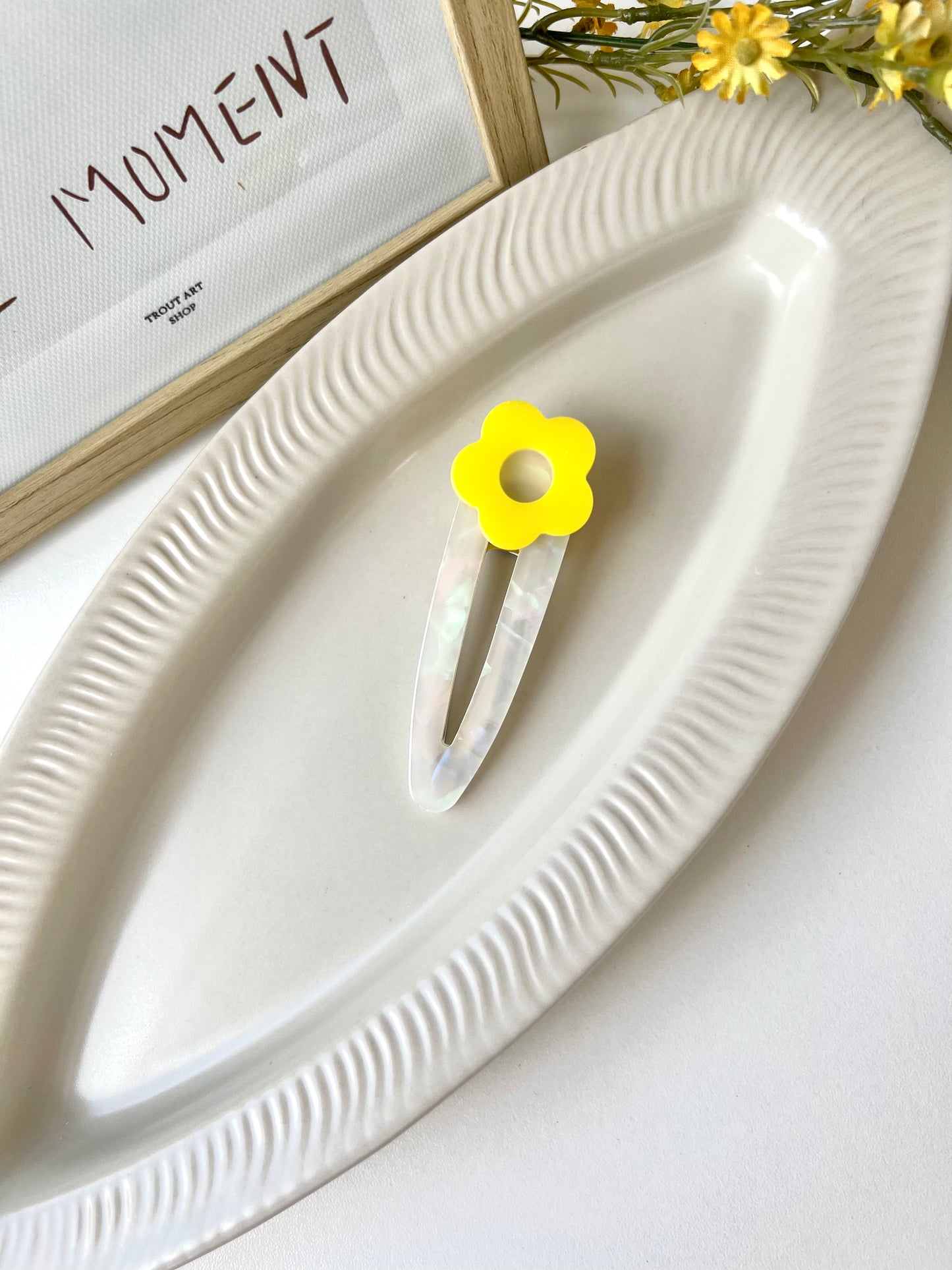 Flora hair clip (4 colours)