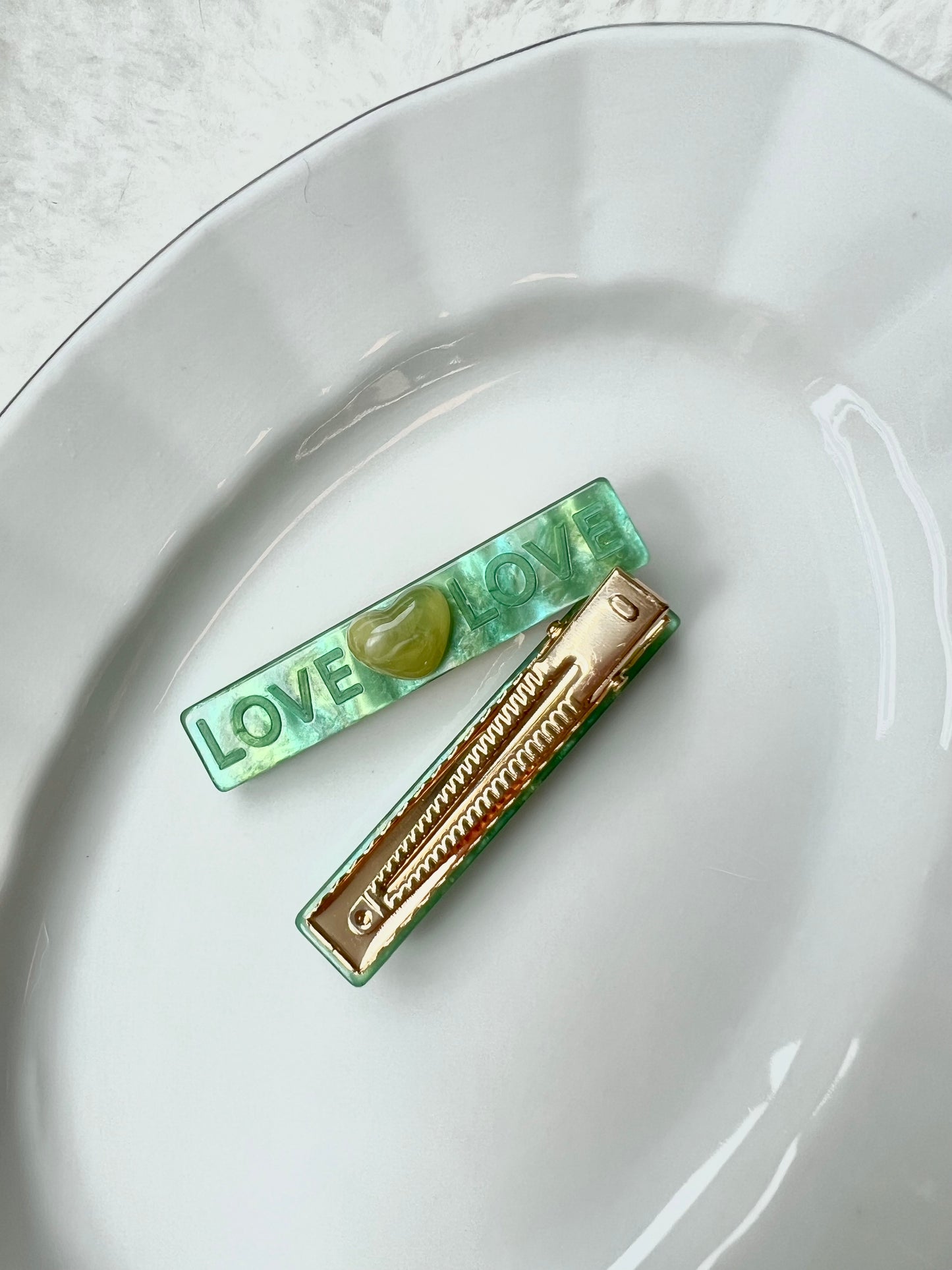 Love hair clip (2-pack)