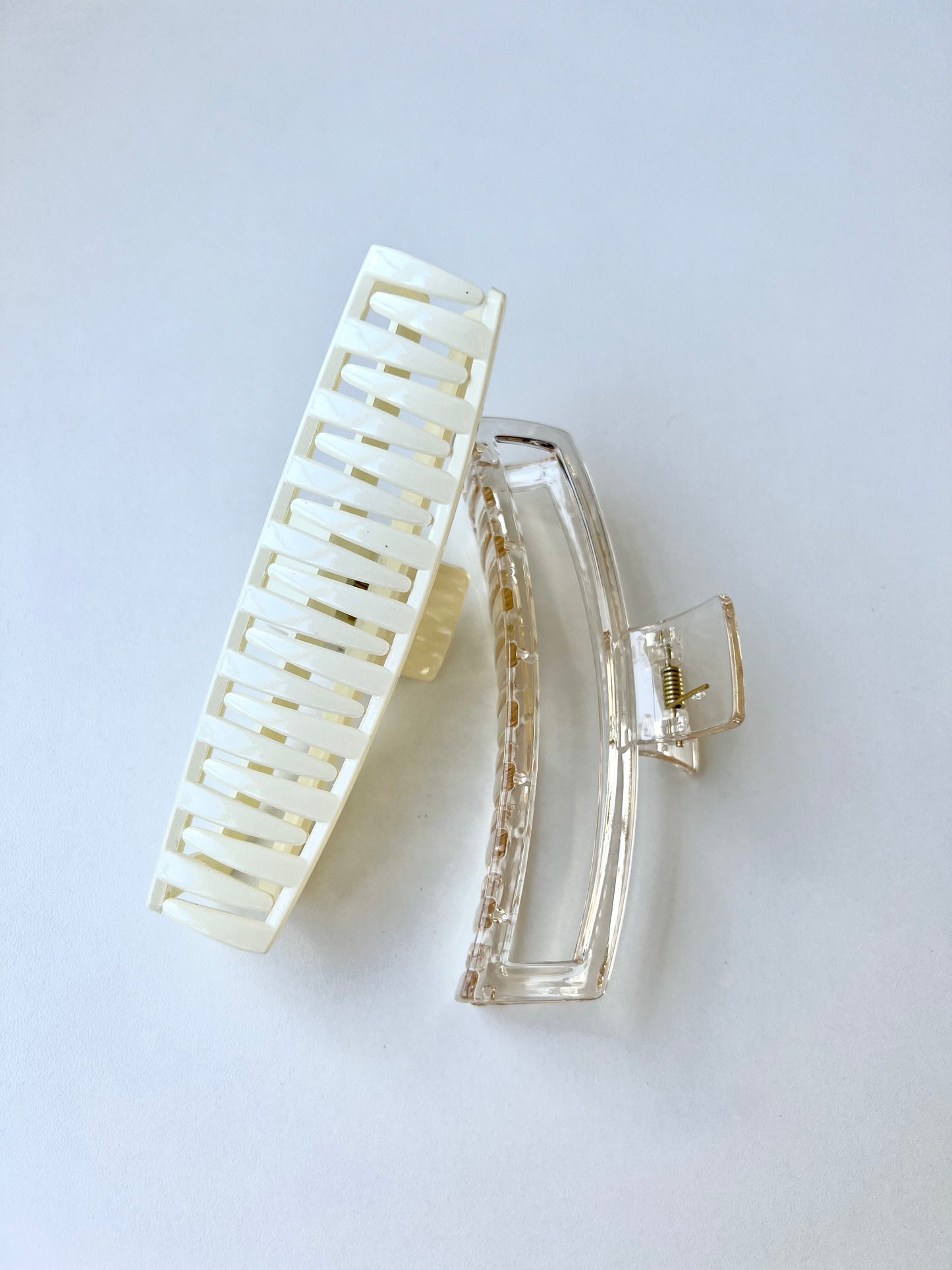 Zoe claw clip (2 colours)