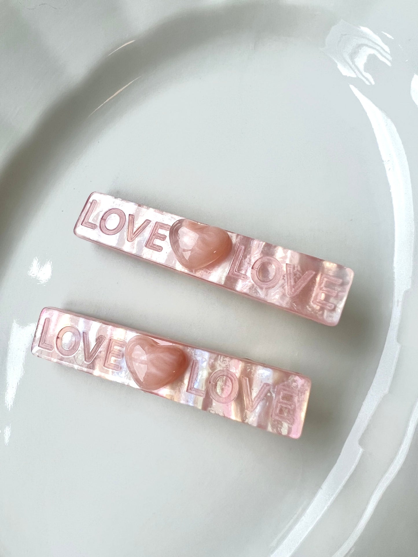 Love hair clip (2-pack)
